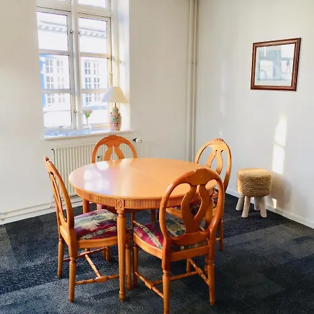 City Hotel Apartments Aparthotel 3*