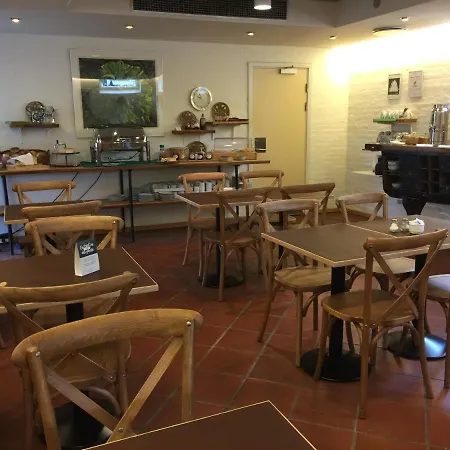 City Hotel Apartments Aparthotel 3*