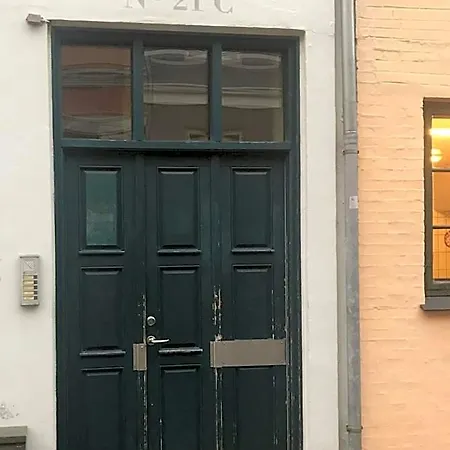 City Hotel Apartments 3*