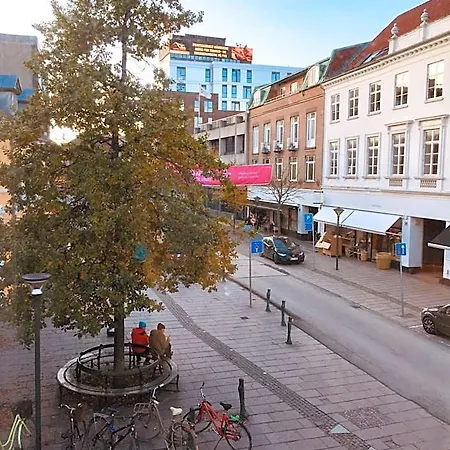 City Hotel Apartments 3*