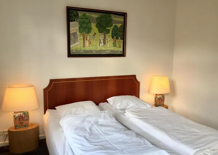 City Hotel Apartments Апарт-отель